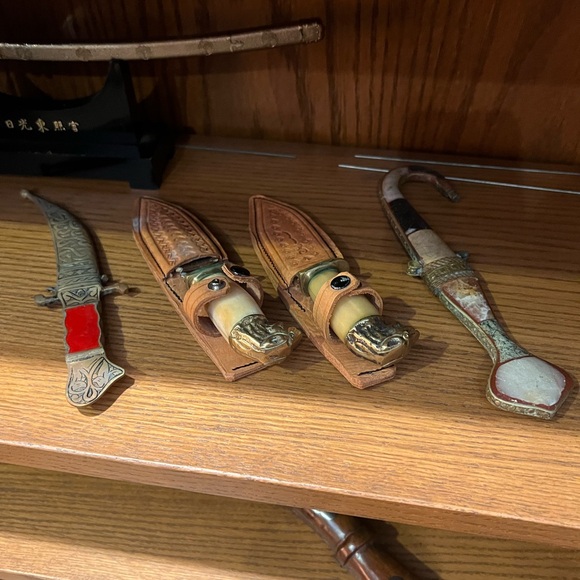 Live from an Estate Sale!✨ - Picture 16 of 16